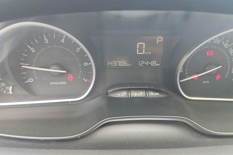 Used Peugeot 2008 2014 1.6L Automatic Fashion Edition Odometer Close Up