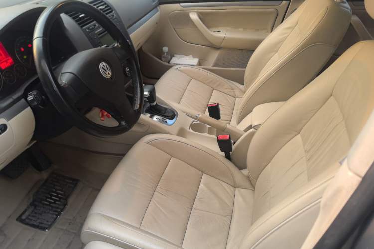 Used Volkswagen Sagitar 2010 1.4 TSI Automatic Luxury Model
