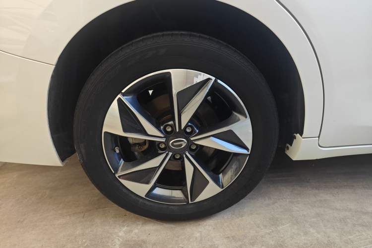 Used GAC Trumpchi M6 2021 PRO 270T Automatic Luxury Edition Right Rear Wheel Hub