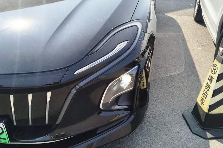 Used Hongqi E-QM5 2021 Charging Didi Edition

