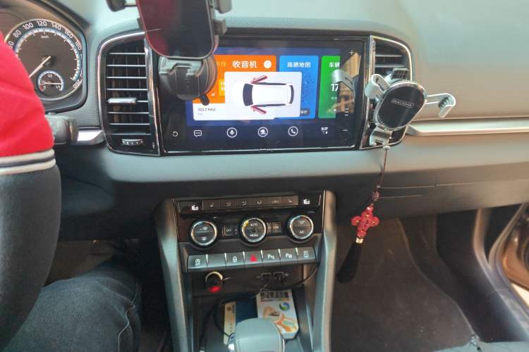 Used Skoda Karoq 2020 TSI280 Luxury Smart Edition China VI Standard Audio And AC Panel