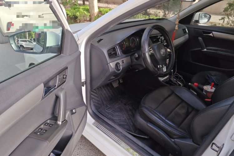 Used Volkswagen Lavida 2013 Revised Classic 1.6L Automatic Fashion Edition