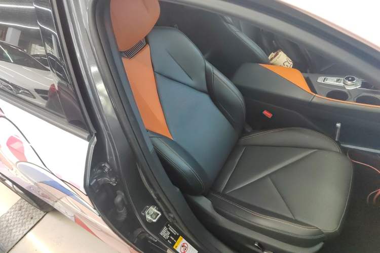 Used CHANGAN UNI-V 2022 1.5T Smart Navigation Version Right Front Seat