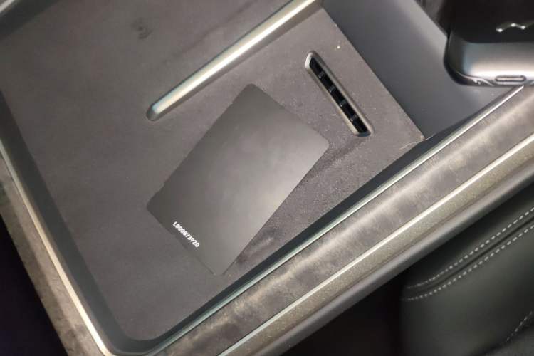 Used ONVO Luxeed L90 2025 Model—Max Six-Seater Version
