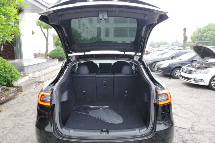 Used Tesla Model Y 2022 Rear-Wheel-Drive Version
