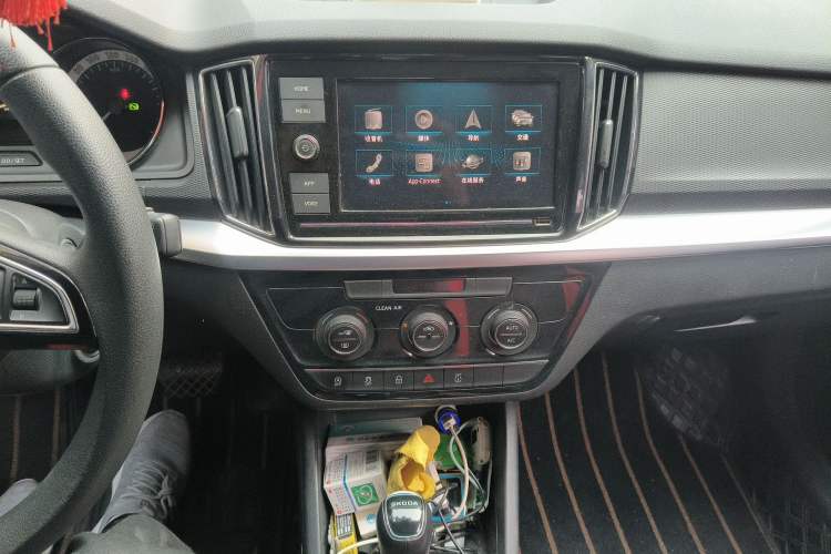 Used Skoda Kamiq 2018 1.5L Automatic Comfort Edition China VI Standard Audio And AC Panel
