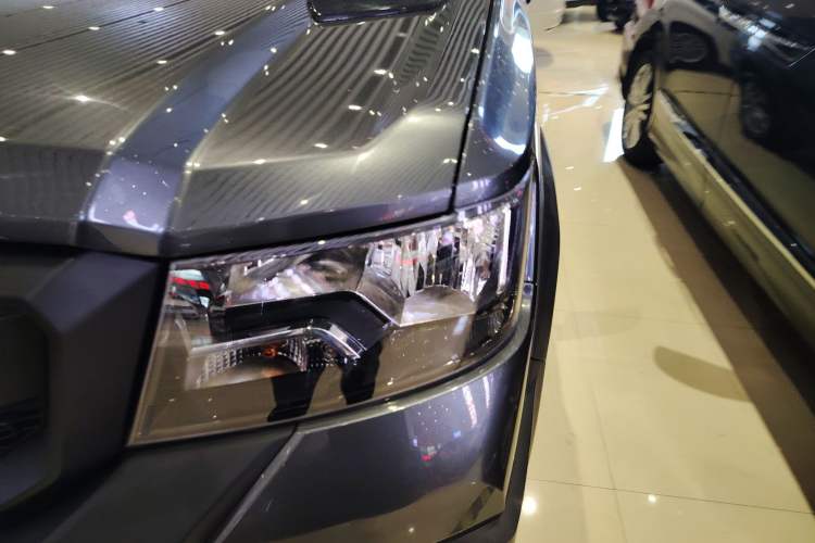 Used SWM Dahu 2022 1.5L Manual Elite Version 7 Seats