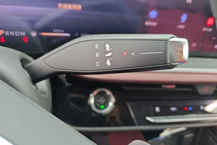 Used Buick Envision 2025 Encore Plus 28T Two-Wheel-Drive Platinum Edition
