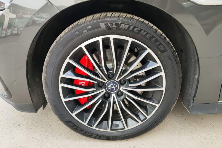 Used BYD Han 2025 EV with 701 km of Laser Radar-Enabled Intelligent Driving