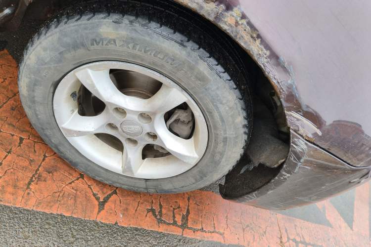 Used Geely Auto Classic Emgrand 2012 Sedan 1.8L Manual Comfort Model
