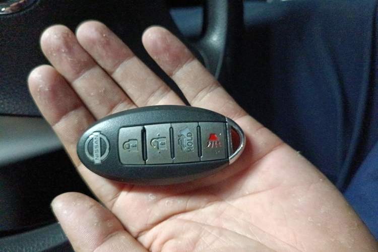 Used Nissan Tiida 2014 1.6L CVT Smart Model Vehicle Key