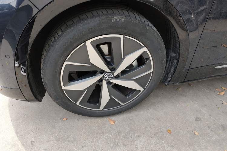 Used Volkswagen ID.4 CROZZ 2024 Facelifted PRO Left Front Wheel Hub