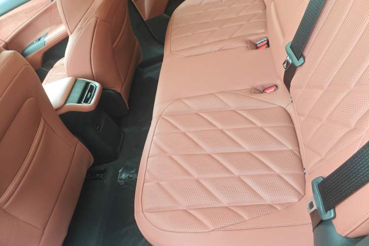 Used CHANGAN CS75 PLUS 2025 4th Generation 1.5T New Blue Whale Smart Luxury Edition Left Rear Seat