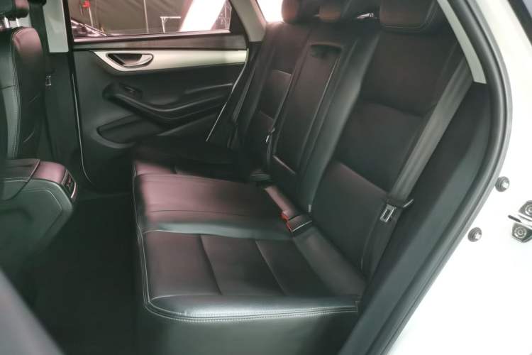 Used Zotye SR7 2016 1.5T CVT Magic Cube Door Edition China V Standard
