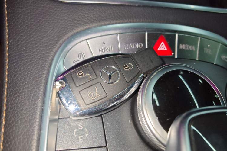 Used Mercedes-Benz S-Class 2016 S 320 L Business Model
