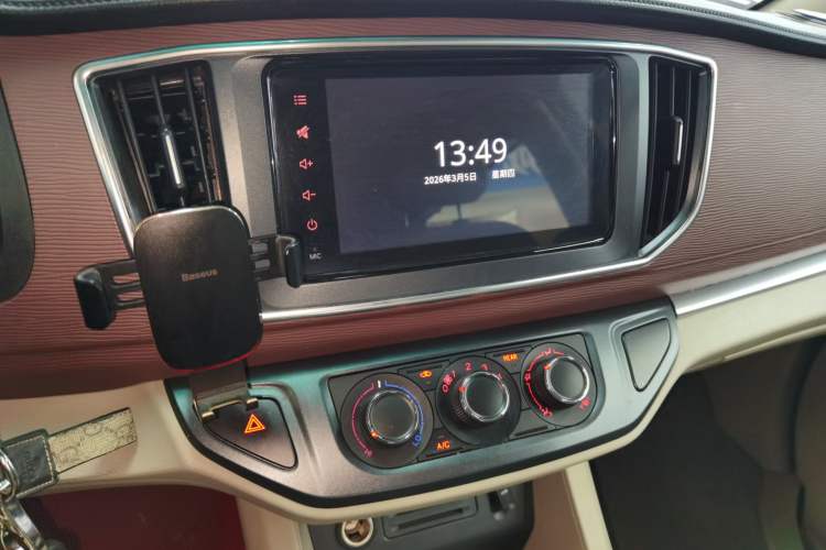 Used FORTHING Lingzhi 2018 M5L 1.6L 7-Seater Luxury Model