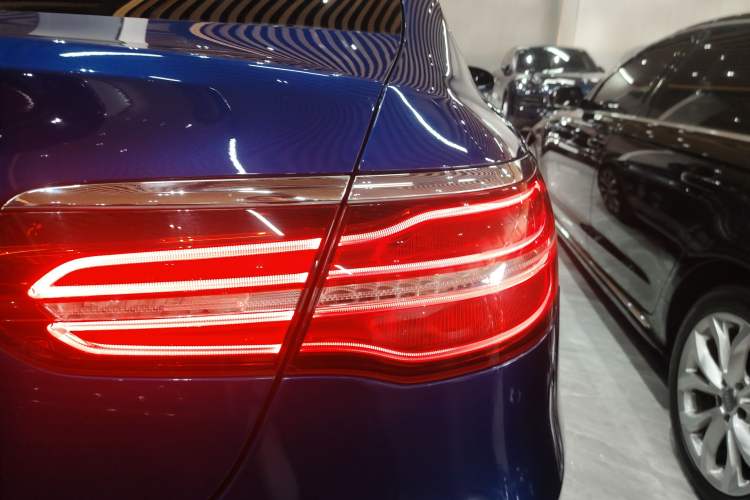 Used Mercedes-Benz GLC Coupe 2017 GLC 260 4MATIC Coupe SUV
