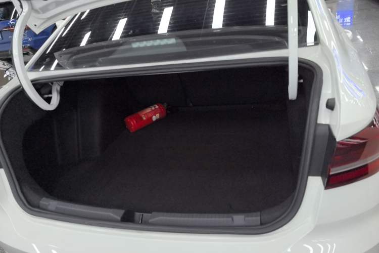 Used Volkswagen Lavida 2022 1.5L Automatic Fashion Edition Trunk