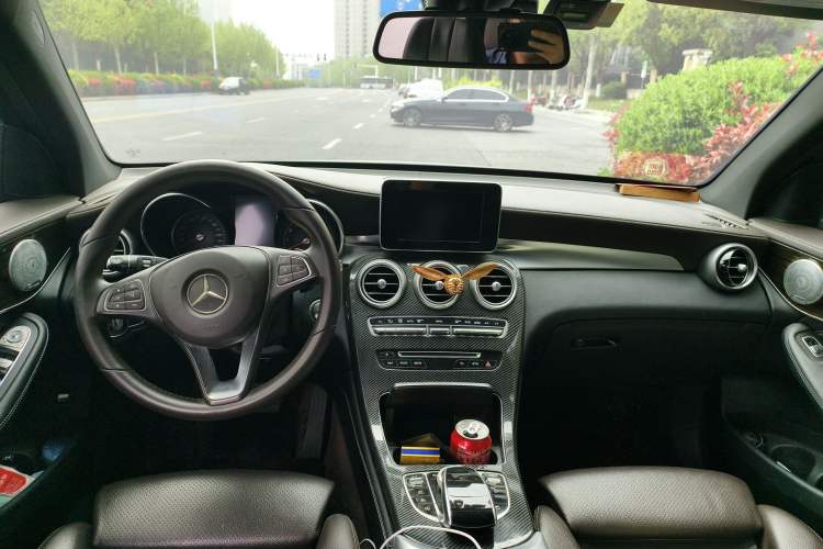 Used Mercedes-Benz GLC 2018 Facelifted GLC 260 4MATIC Dynamic Edition Center Console