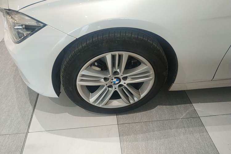 Used BMW 3 Series 2016 320Li Ambition Model Left Front Wheel Hub