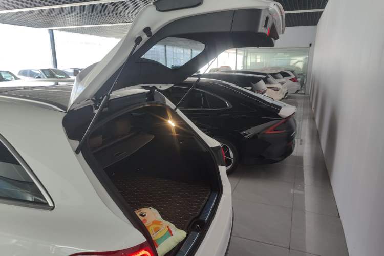 Used Mercedes-Benz GLC 2022 Facelifted GLC 260 L 4MATIC Dynamic Edition