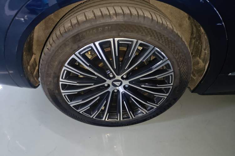 Used Deepal S09 2025 Four-Wheel Drive Ultra+ Custom Edition Exterior 5