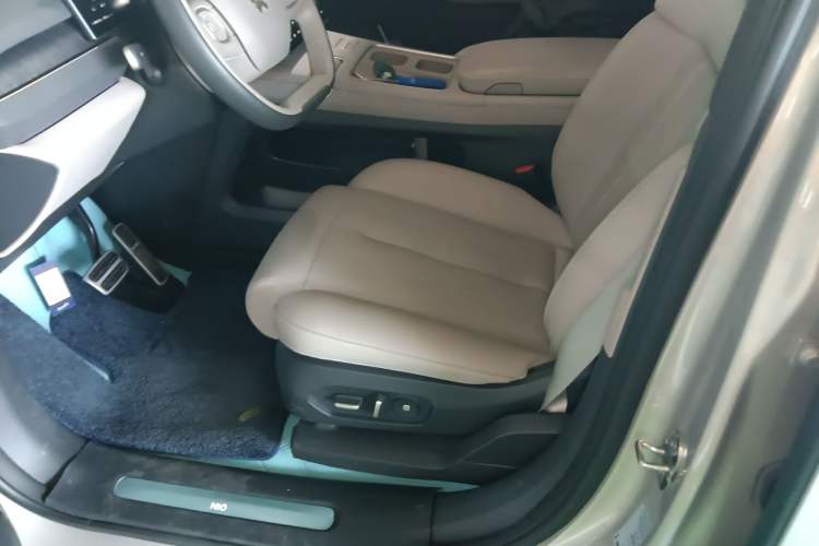 Used Nio ES8 2023 75 kWh Executive Edition
