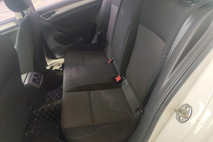 Used Volkswagen Golf 2018 1.6L Automatic Fashion Model
