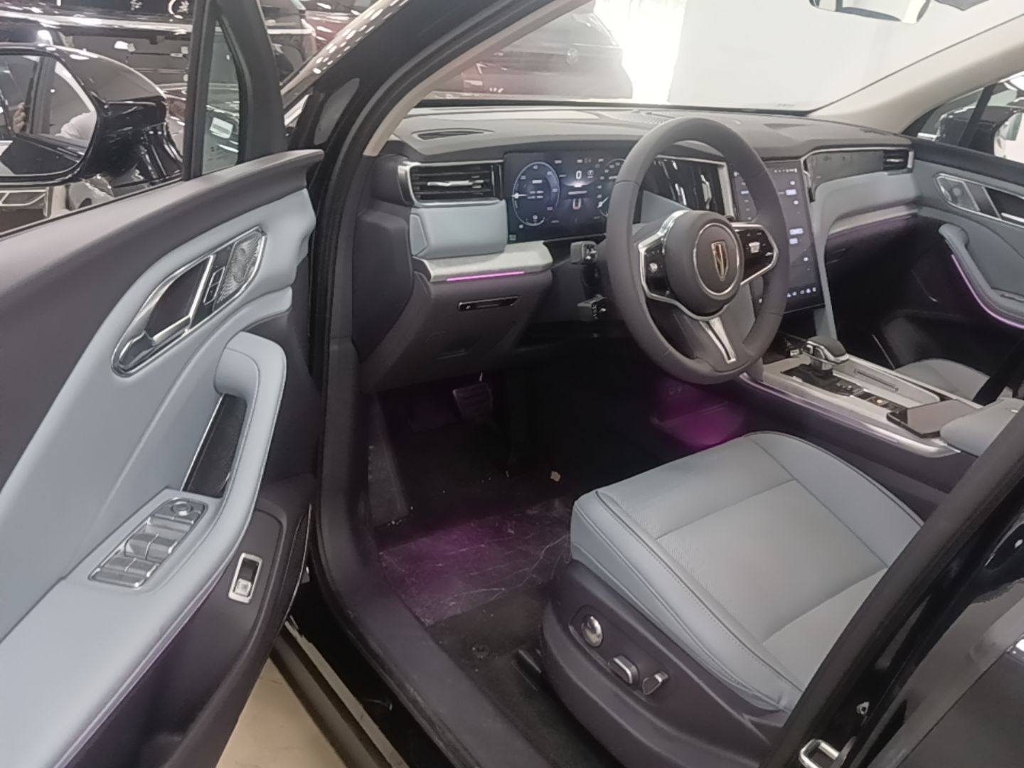 Hongqi HS7 PHEV 2025 Model 2.0T PHEV Two-Wheel Drive Qi Xiang Edition 6-Seater — снимка 18