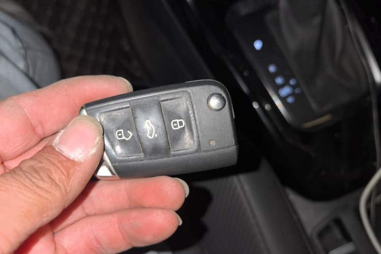 Used Volkswagen T-ROC 2018 280TSI DSG Two-Wheel-Drive Comfort Version China V Standard