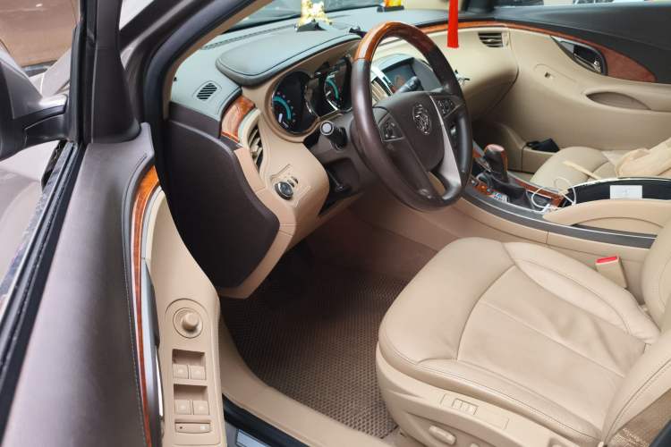 Used Buick LaCrosse 2011 2.4L SIDI Luxury Edition