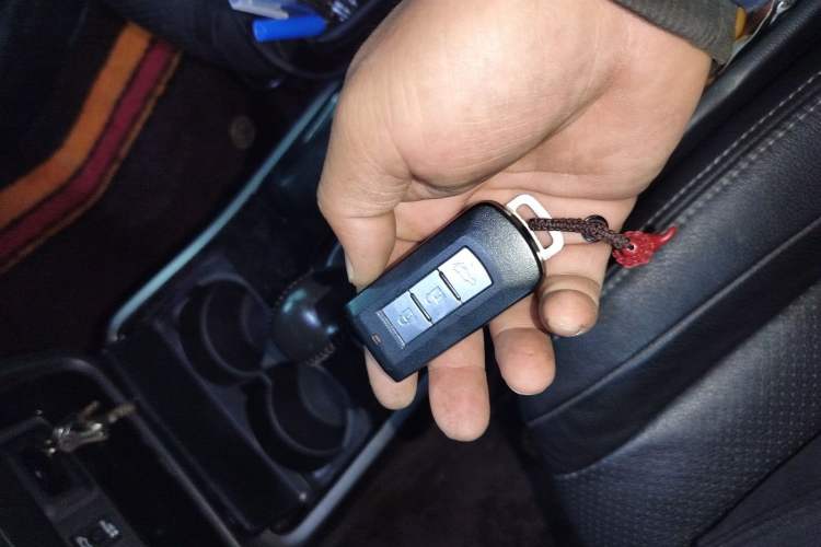 Used Mitsubishi Outlander 2018 2.4L 4x4 Luxury Edition 7-Seater