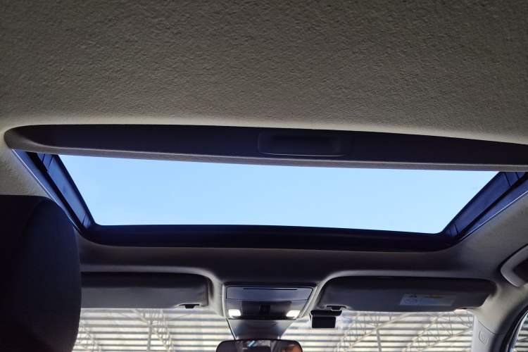 Used Honda Civic 2023 240TURBO CVT Dynamic Edition Headliner