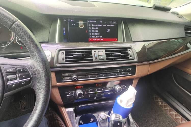 Used BMW 5 Series 2013 525Li Leading Model
