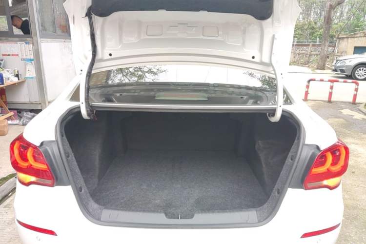 Used Chevrolet Cavalier 2019 320 Automatic Xinyue Edition Trunk