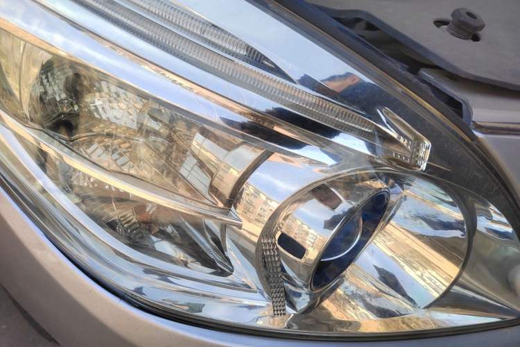 Used Buick GL8 2011 3.0L GT Luxury Business Haoya Edition Right Front Headlight