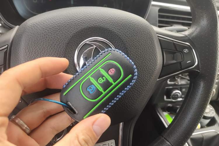 Used Dongfeng Fengon 370 2020 S370 1.5L Manual Luxury 7-Seater Vehicle Key