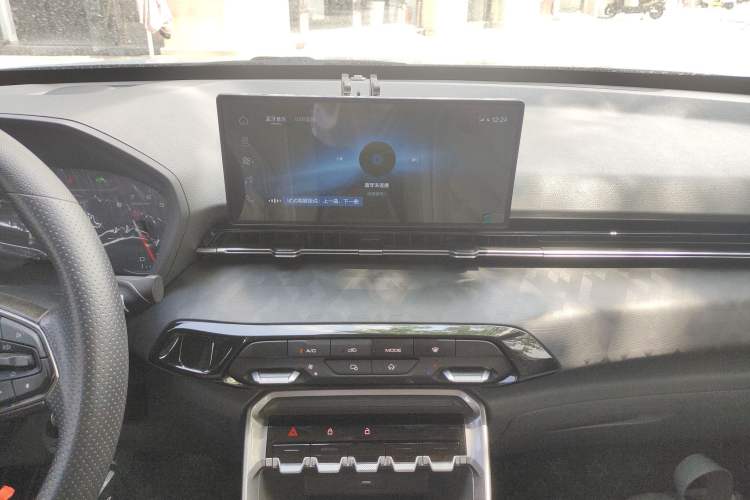 Used Baojun RS-3 2020 1.5L Manual Smart Comfort Edition Audio And AC Panel