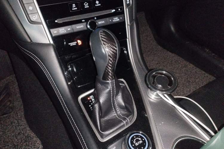 Used Infiniti Q50L 2015 2.0T Enjoyment Edition Gear Lever