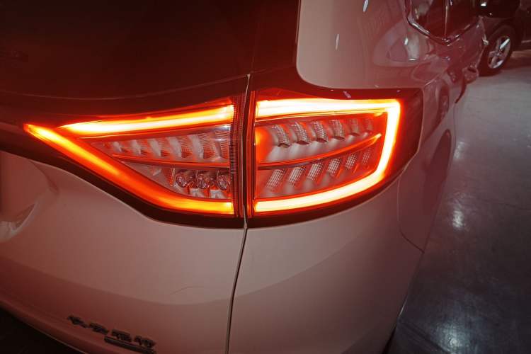 Used Ford Edge 2015 2.0T GTDi Two-Wheel-Drive Elite Edition
