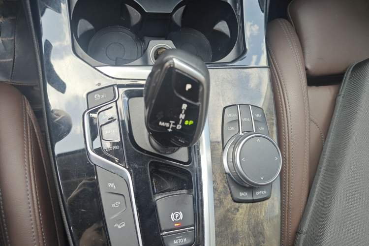 Used BMW X3 2020 xDrive30i Luxury Model with M Sport Package Gear Lever