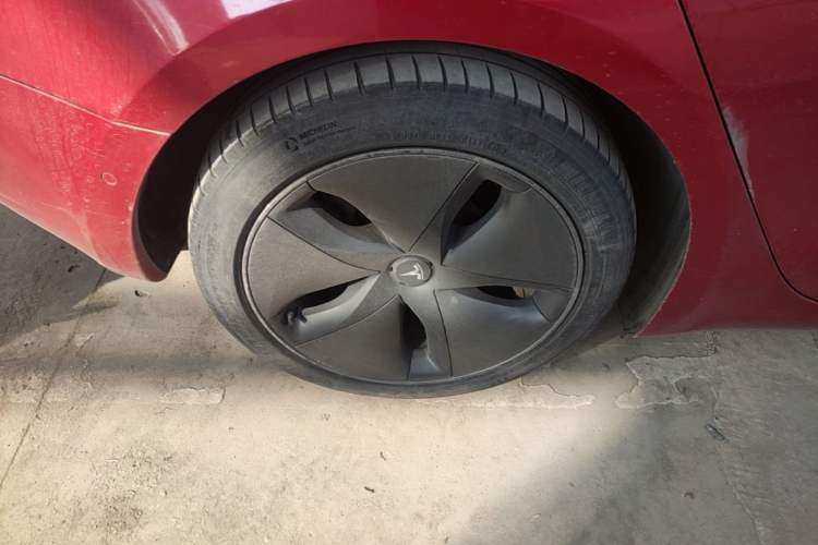 Used Tesla Model 3 2019 Long-Range Rear-Wheel-Drive Version
