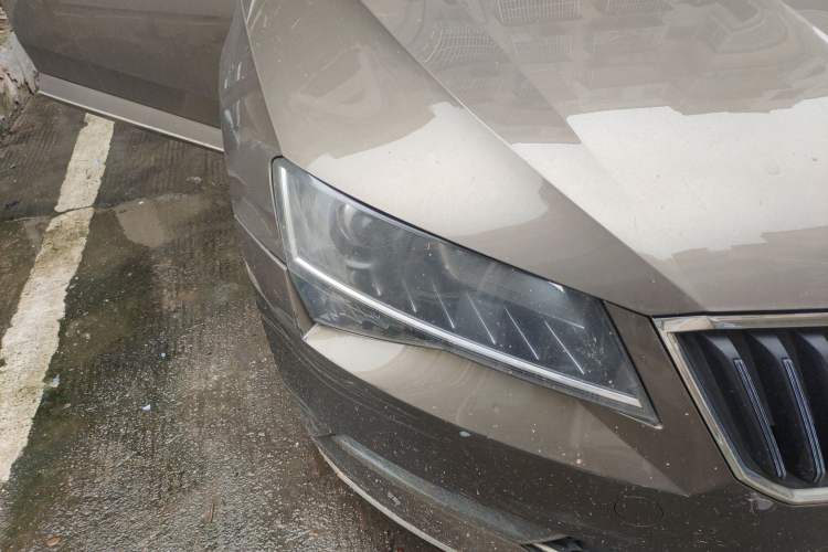 Used Skoda Superb 2018 TSI280 DSG Comfort Edition China V Standard Right Front Headlight