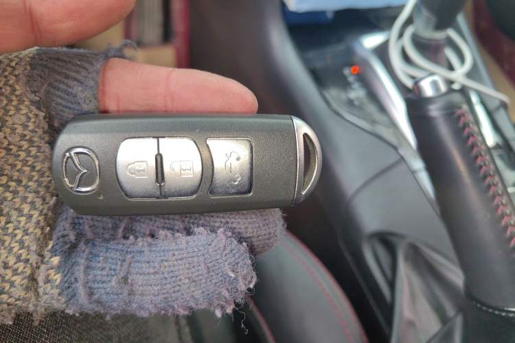 Used Mazda 3 Axela 2014 Sedan 1.5L Automatic Prestige Model