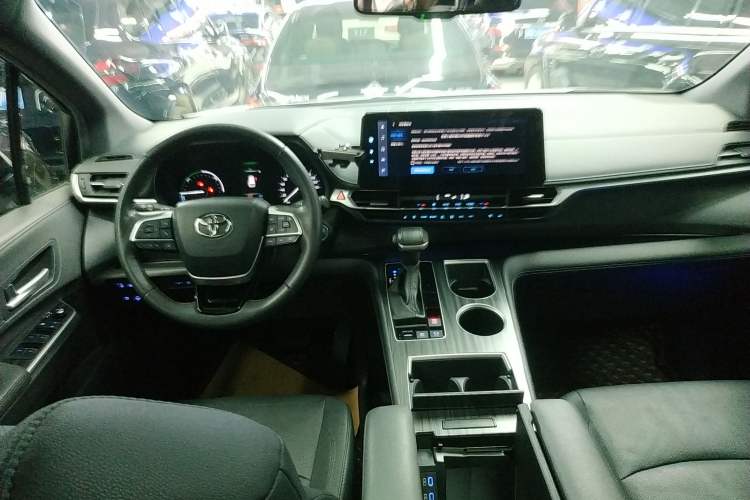 Used Toyota Sienna 2021 2.5L Hybrid Premium Edition
