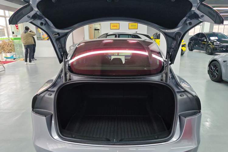 Used Tesla Model 3 2024 High-Performance All-Wheel-Drive Version