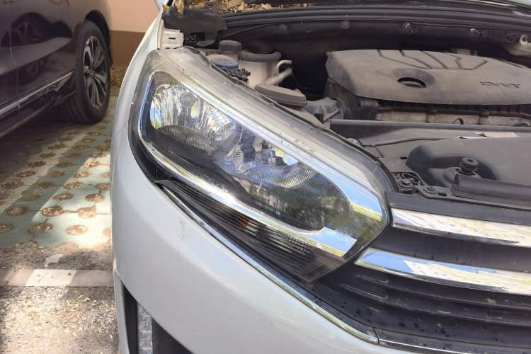 Used Citroen C4 Sega 2016 1.6L Automatic Luxury Model Right Front Headlight