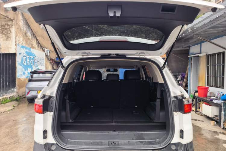 Used Dongfeng Fengon S560 2019 1.8L CVT Elite Model Trunk