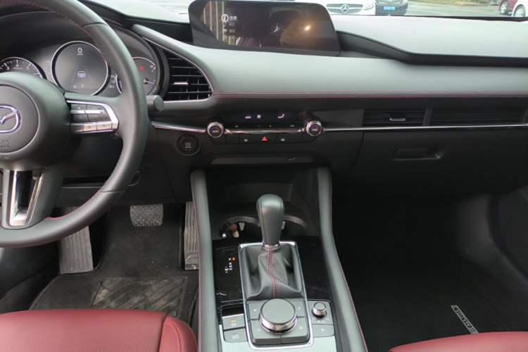 Used Mazda 3 Axela 2023 2.0L Automatic ZhiZhen Edition Audio And AC Panel