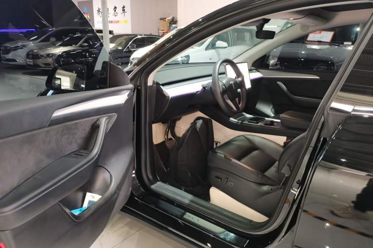 Used Tesla Model Y 2023 Rear-Wheel-Drive Version Driver Seat